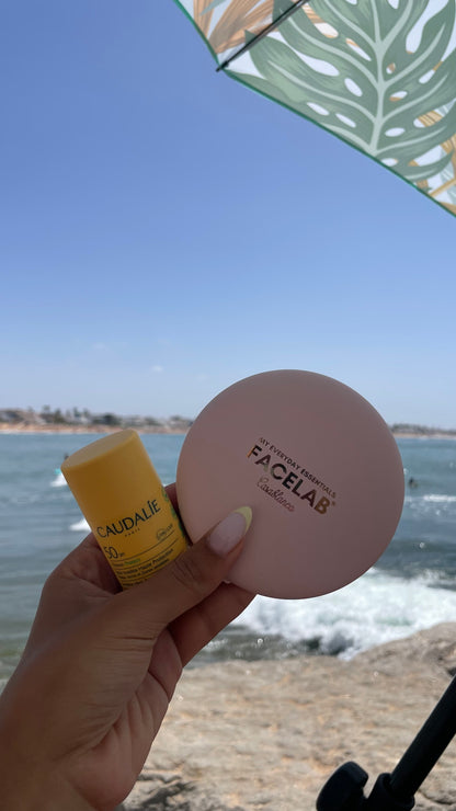 SunTouch Duo Miroir Caméra UV & CAUDALIE Stick Solaire SPF50